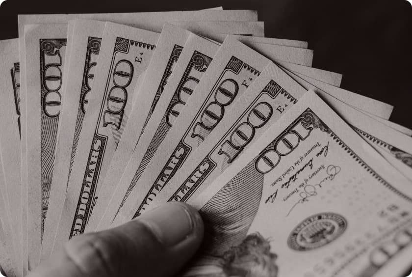 A fan of US dollar notes